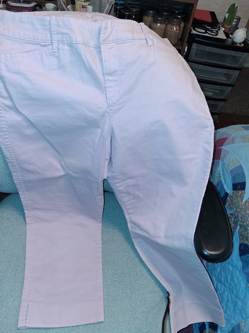 Old Navy Pixie Crop Pants in Dusty Pink